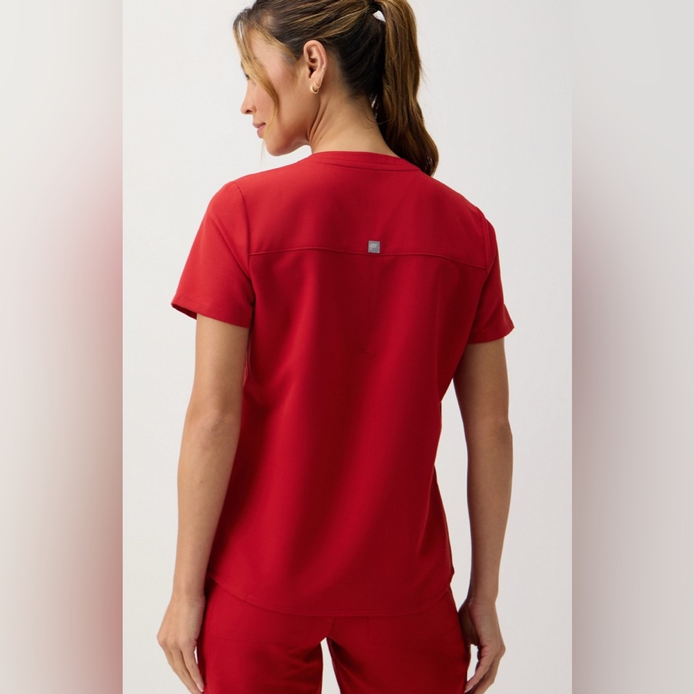 Fabletics Method 2-Pocket Scrub Top NWT - image 2
